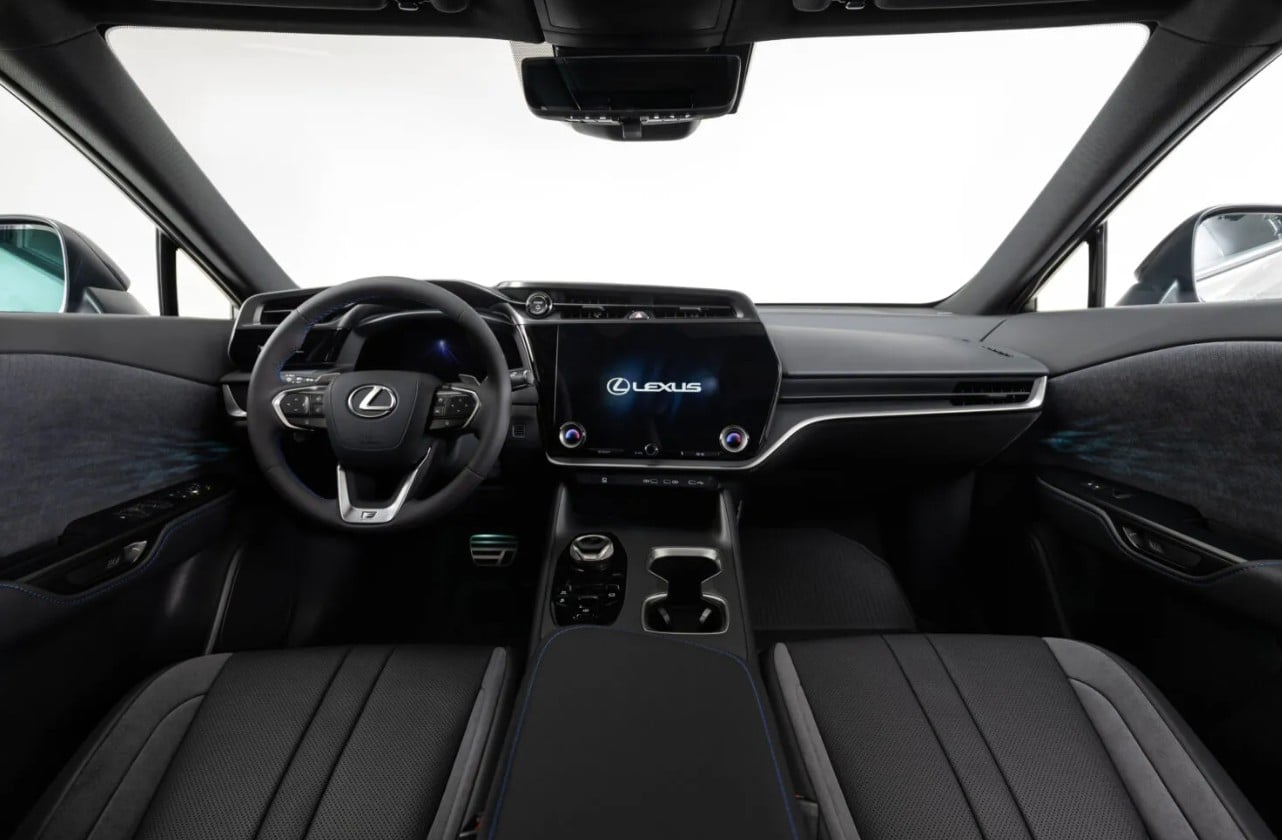 Lexus RZ prekvapuje cenou: Luxusné SUV prejde 480 km a stojí pod 50 000 dolárov
